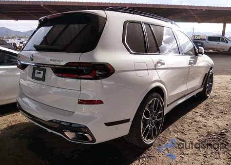 2024 BMW X7 xDrive40I z USA, uszkodzony, nr VIN 5UX23EM06R9V80711